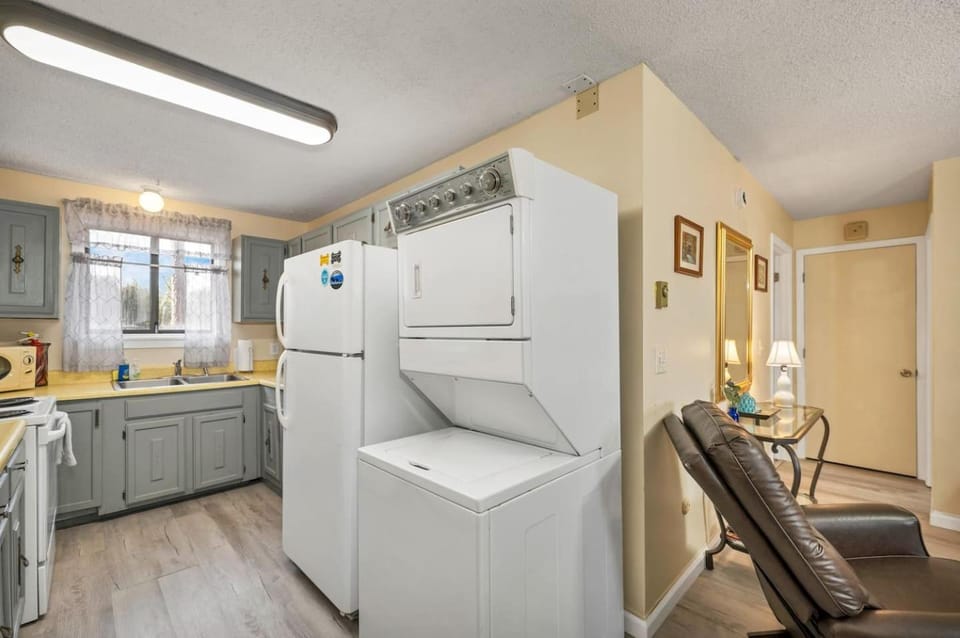 Condo Ideal location Ski, Shop, Hike House in North Conway