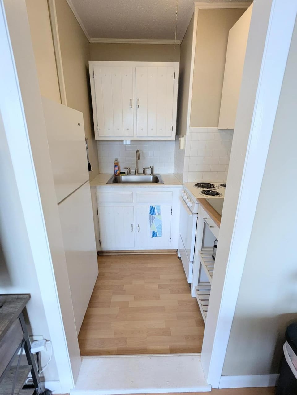 7 Mile beach is across the street Sleeps 3 Pets Apartment in Old Orchard Beach