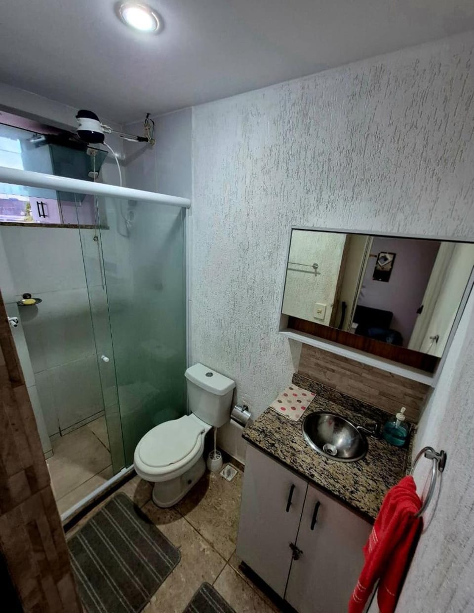 Shower, Toilet, Bathroom, towels