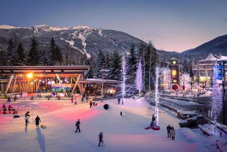 Heart of Whistler Village, Mountain Views, Pool & Hot Tub Apartment in Whistler