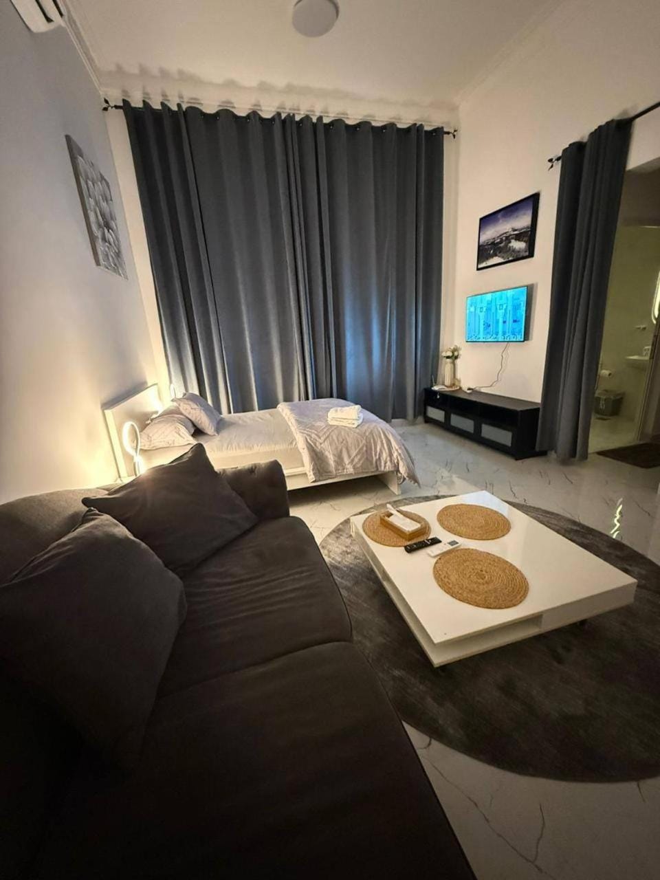 TV and multimedia, Photo of the whole room, Seating area, Bedroom