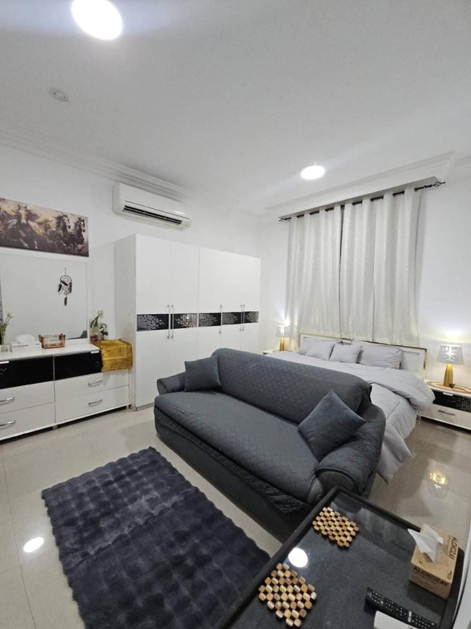 Photo of the whole room, Bedroom, air conditioner