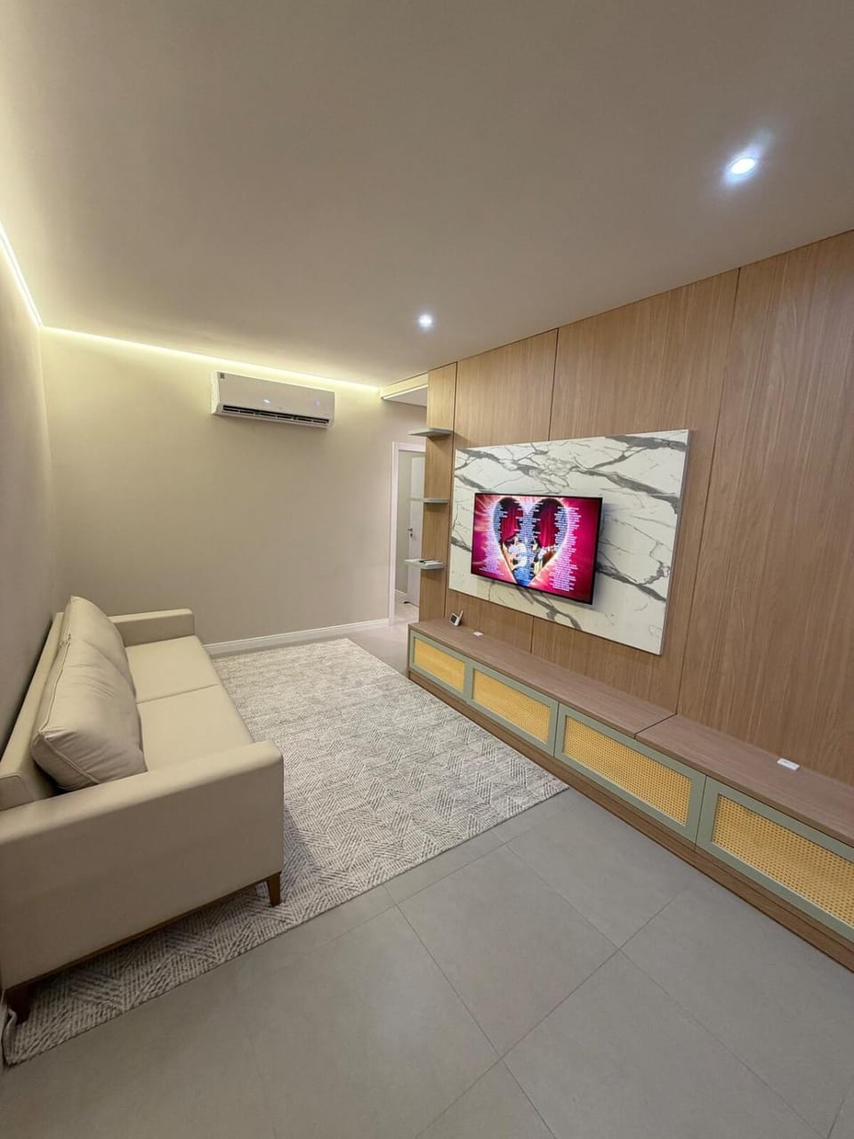 Apartamento em Meia Praia, 3 Suites, Completo Apartment in Porto Belo
