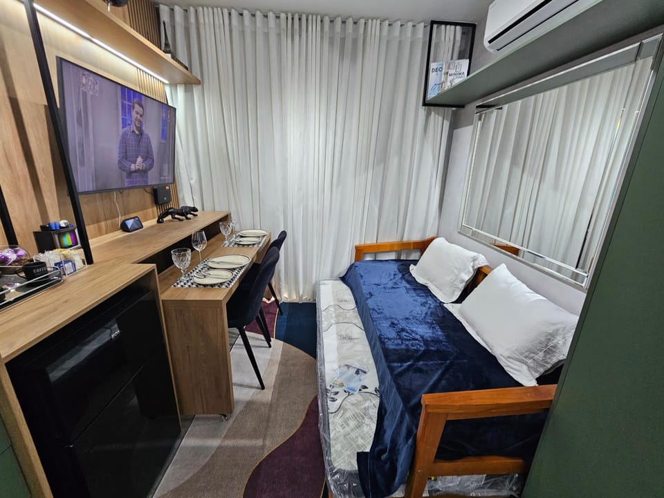 Bed, TV and multimedia, Seating area, Dining area