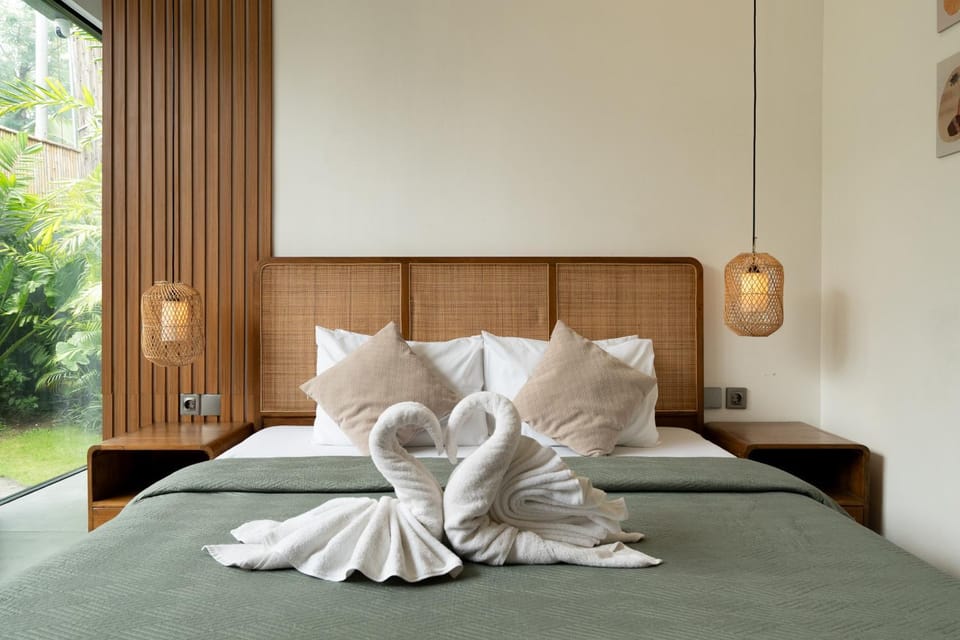 Bed, View (from property/room), Photo of the whole room, Bedroom, towels, air conditioner