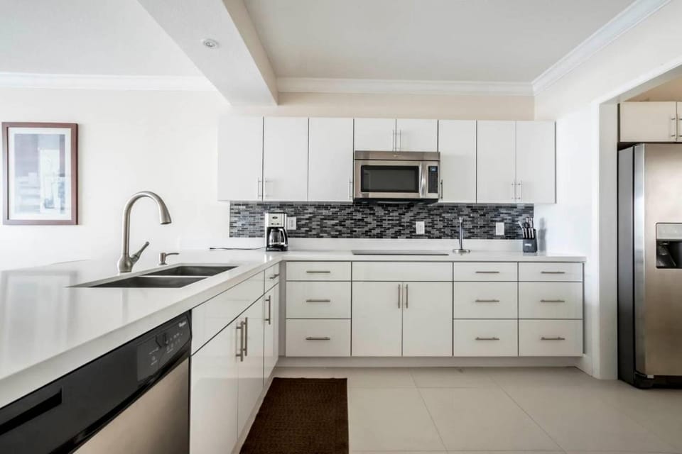 Le Marina Bay 1006 STR-01435 Apartment in Sunny Isles Beach
