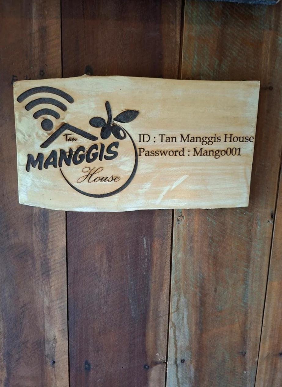 Artsy Cabin Jungle Pool & Unique Car Bath Cabin in Tampaksiring