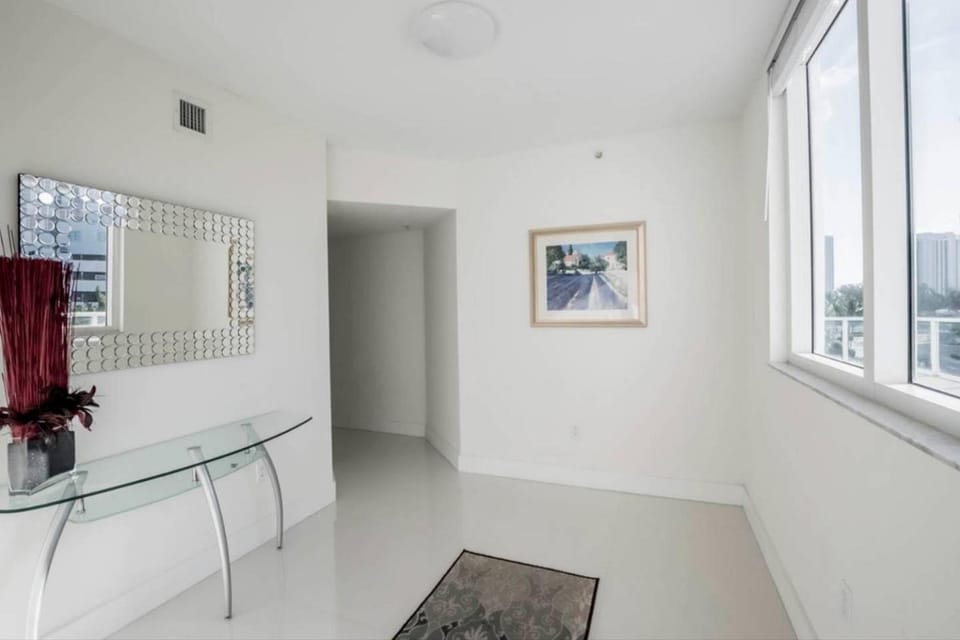 Le Marina Bay 310 STR-01478 Apartment in Sunny Isles Beach