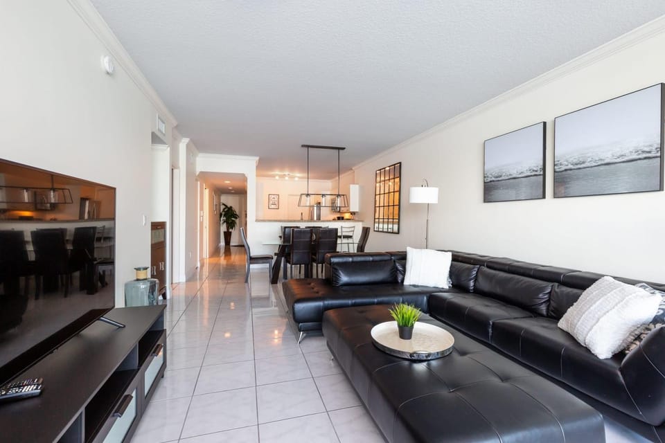 Le Marina Bay 409 STR -02439 House in Sunny Isles Beach