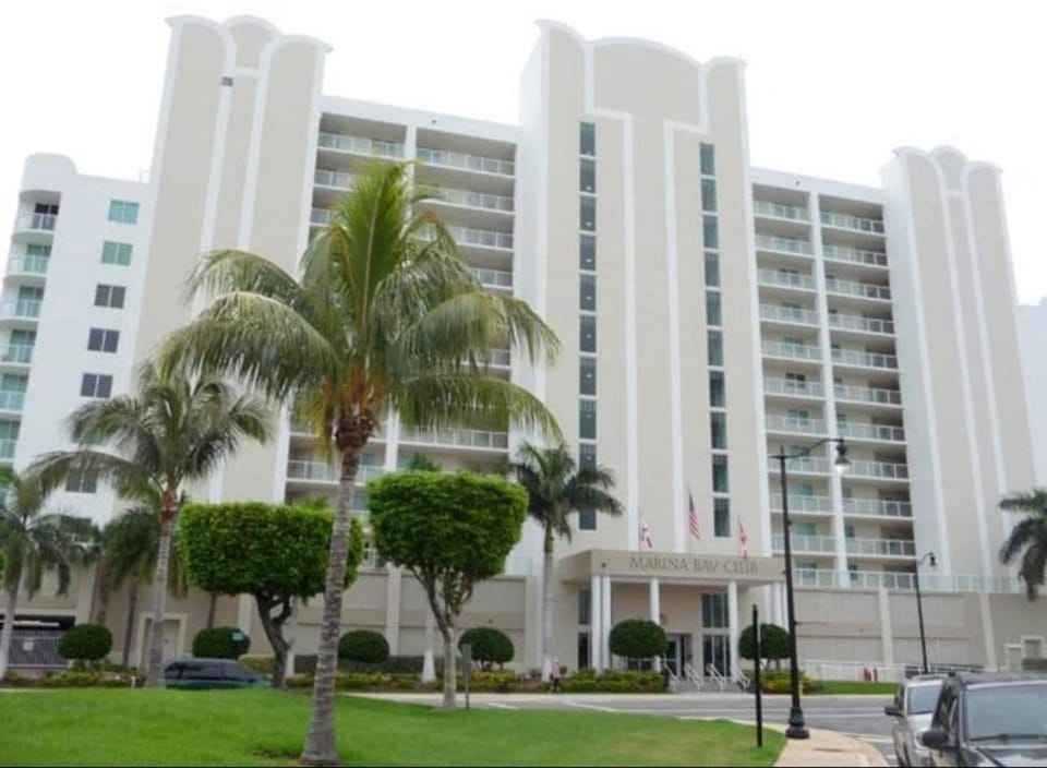 Le Marina Bay 701 STR-01254 Apartment in Sunny Isles Beach