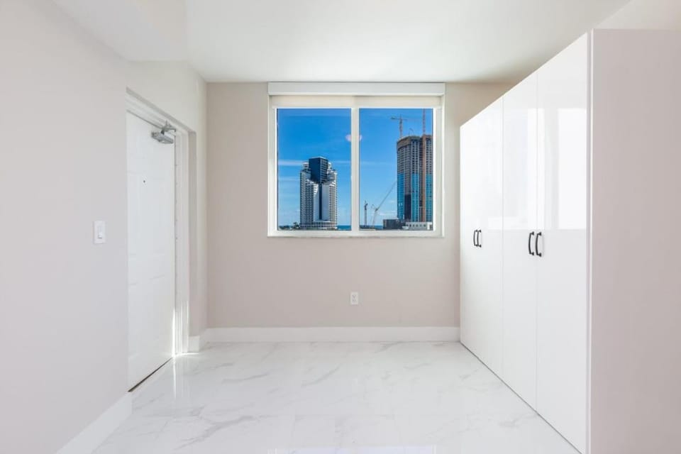 Le Marina Bay 701 STR-01254 Apartment in Sunny Isles Beach