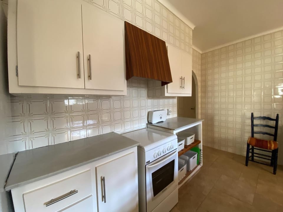 Acogedora Casa Familiar con Jardín y Barbacoa Cerca de la Playa en Torroella de Montgrí - HISP-7-41 Villa in L'Escala