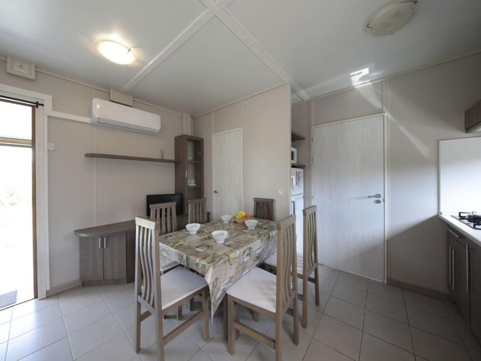 Bungalow 2 Chambres 5 Pers - Terrasse Campground/ 
RV Resort in Zumaia