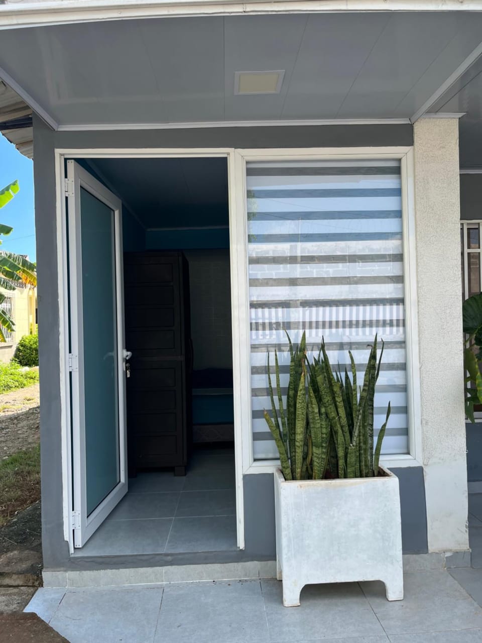 Facade/entrance