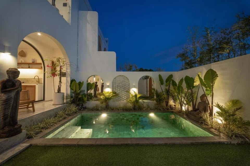 Unu V8 Mediterranean 2BR Rooftop & Pool In Canggu Villa in North Kuta