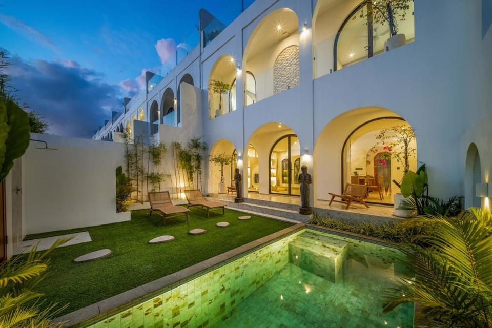 Unu V8 Mediterranean 2BR Rooftop & Pool In Canggu Villa in North Kuta