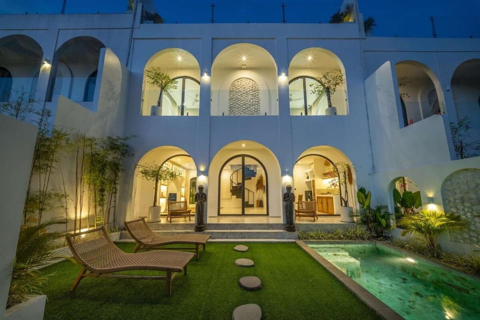 Unu V8 Mediterranean 2BR Rooftop & Pool In Canggu Villa in North Kuta