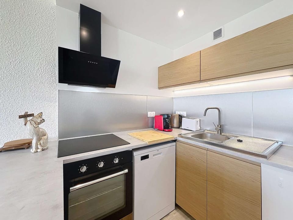 Studio Modernisé 35m² à Quiberon avec Parking - FR-1-478-331 Apartment in Quiberon