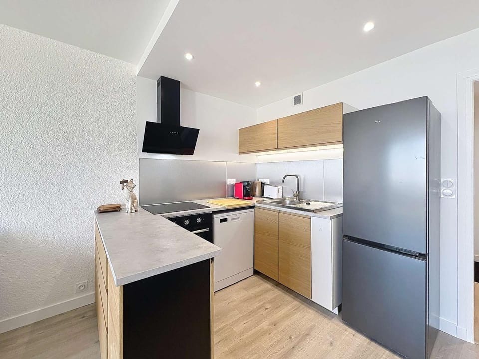 Studio Modernisé 35m² à Quiberon avec Parking - FR-1-478-331 Apartment in Quiberon