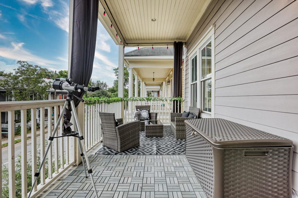 Property building, Balcony/Terrace