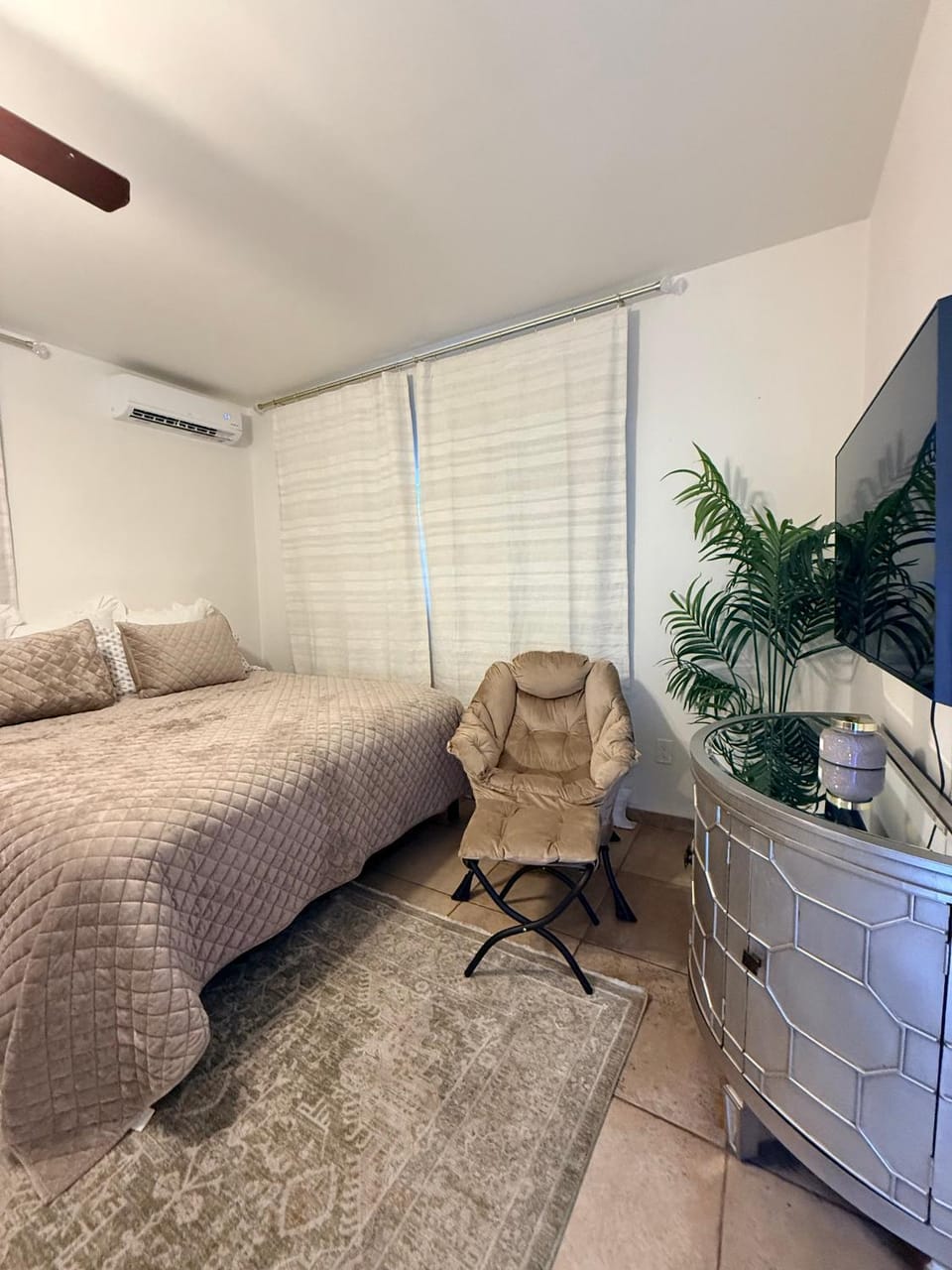 Guest house close to Universal Studios Apartment in Sun Valley