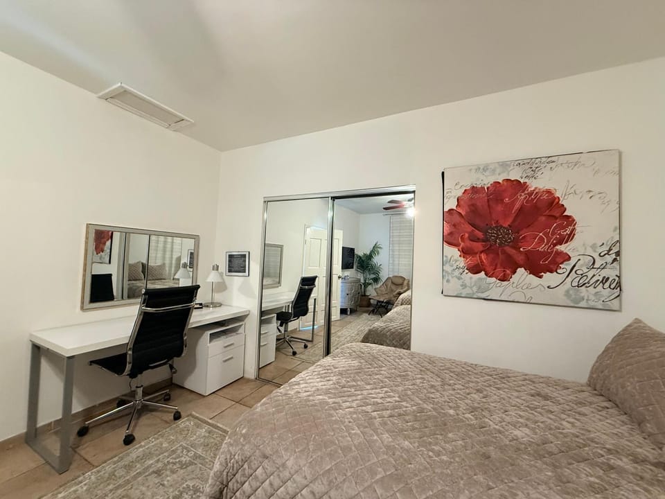 Guest house close to Universal Studios Apartment in Sun Valley