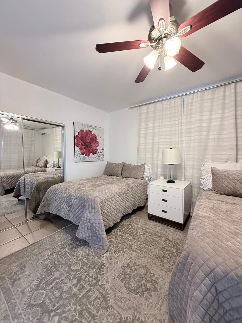 Guest house close to Universal Studios Apartment in Sun Valley