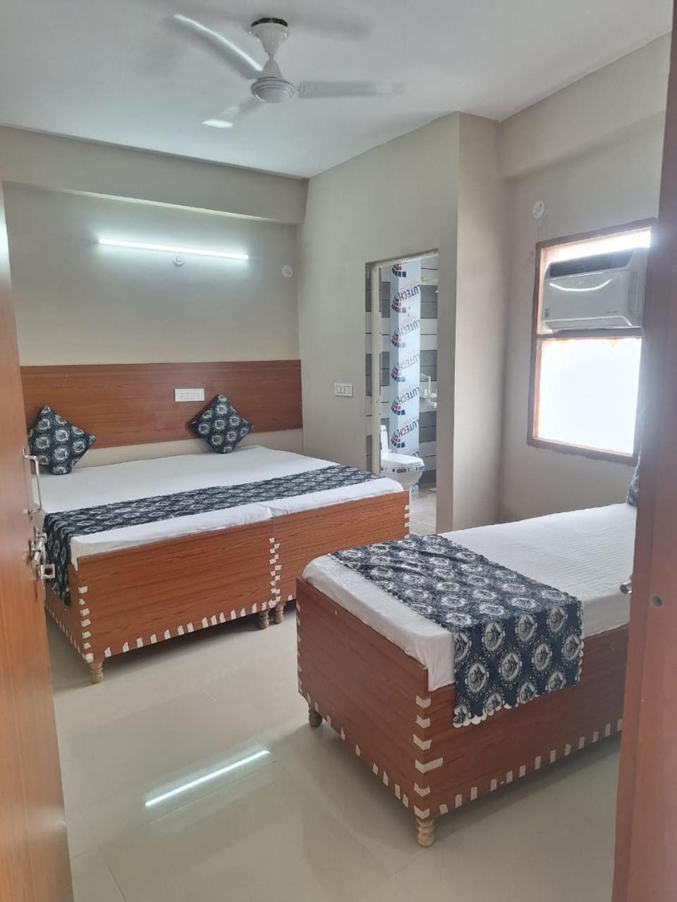 HAVEN HEIGHTS HOTEL NOIDA SECTOr 18 Hotel in Noida