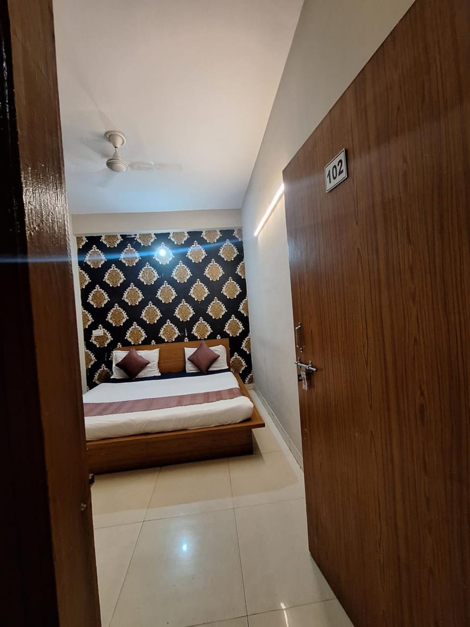HAVEN HEIGHTS HOTEL NOIDA SECTOr 18 Hotel in Noida