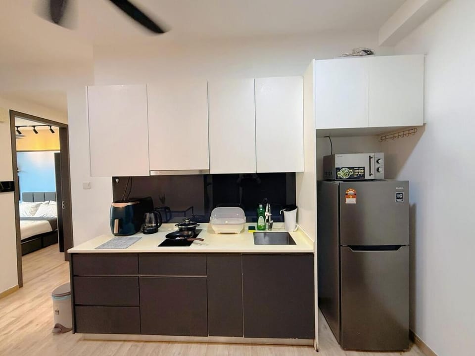 microwave, kitchen
