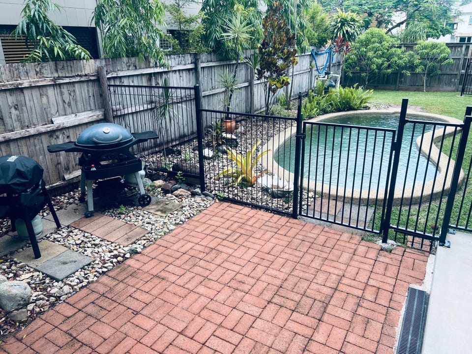 BBQ facilities, Pool view