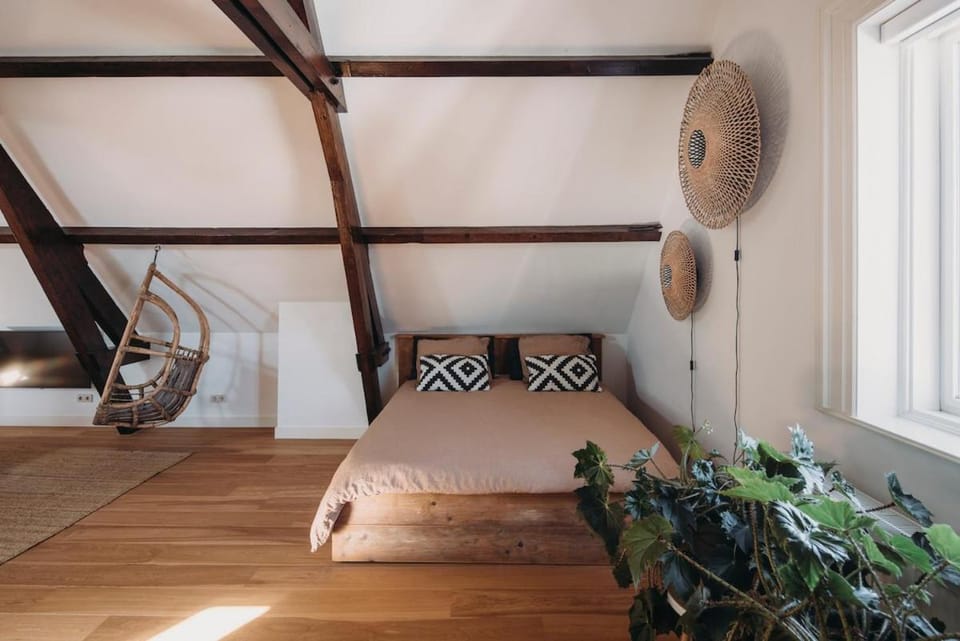Big loft 100m from beach Apartment in The Hague