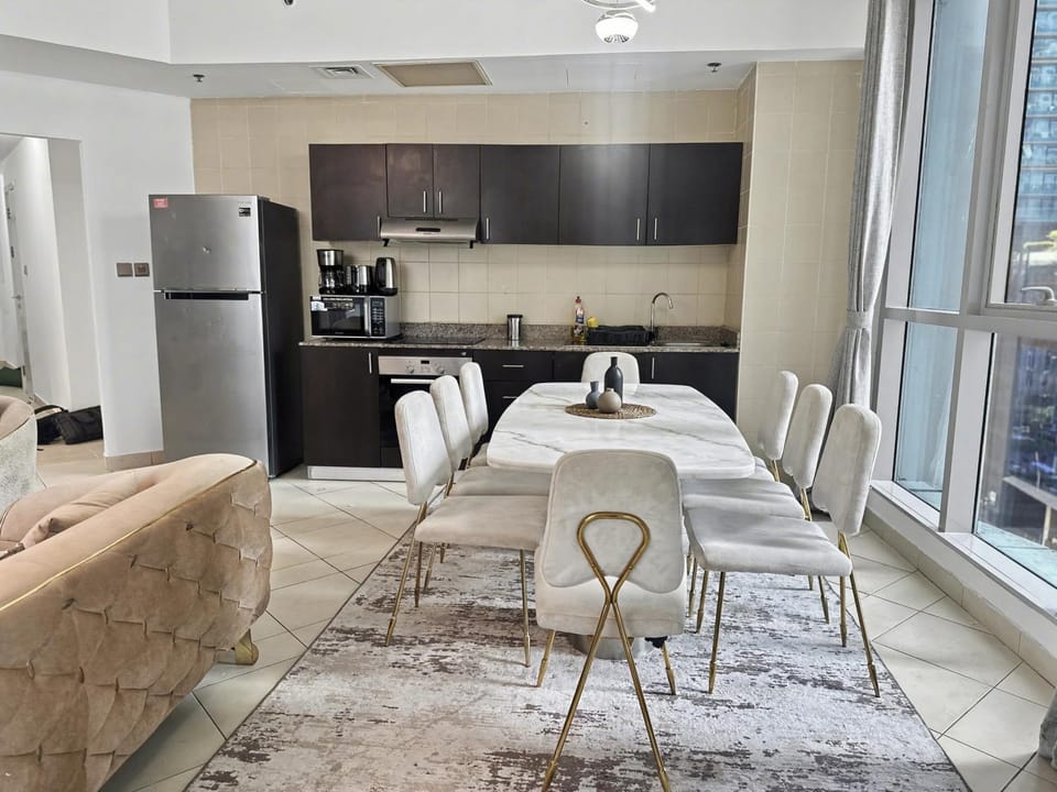 Cozy 2BR l Marina l Steps to Beach l Balcony l Pool Apartment in Dubai