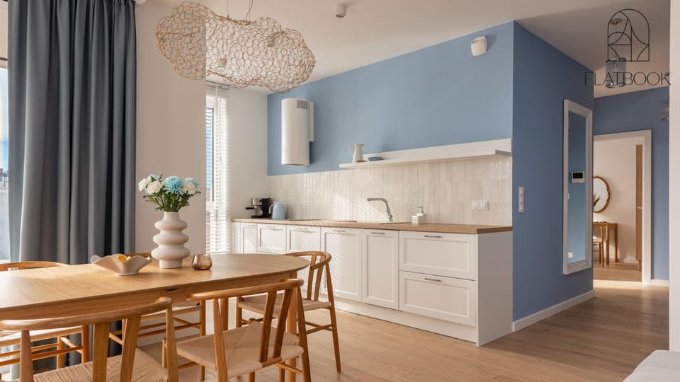 Kitchen or kitchenette, Dining area, stove