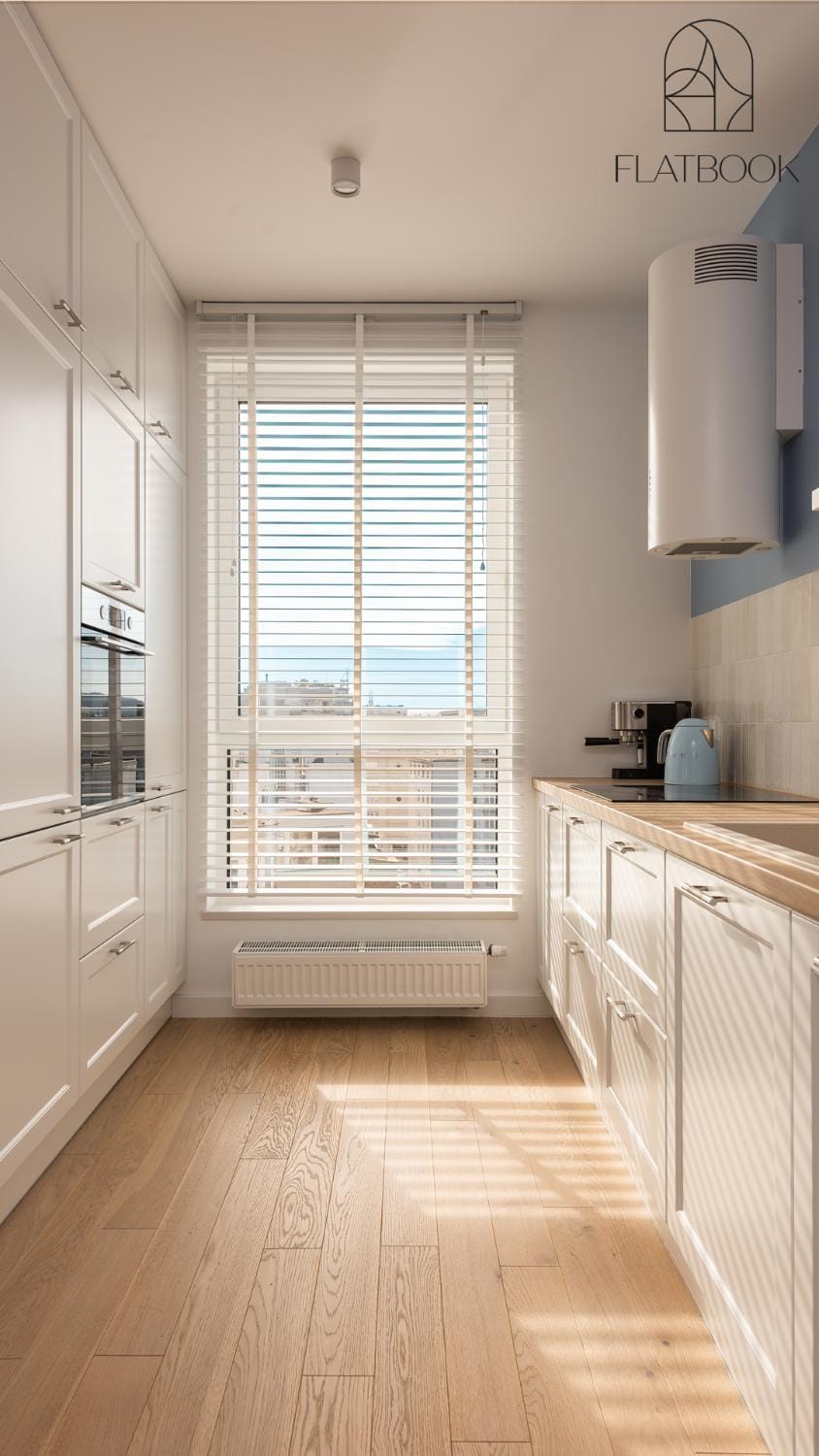 Kitchen or kitchenette, oven, stove