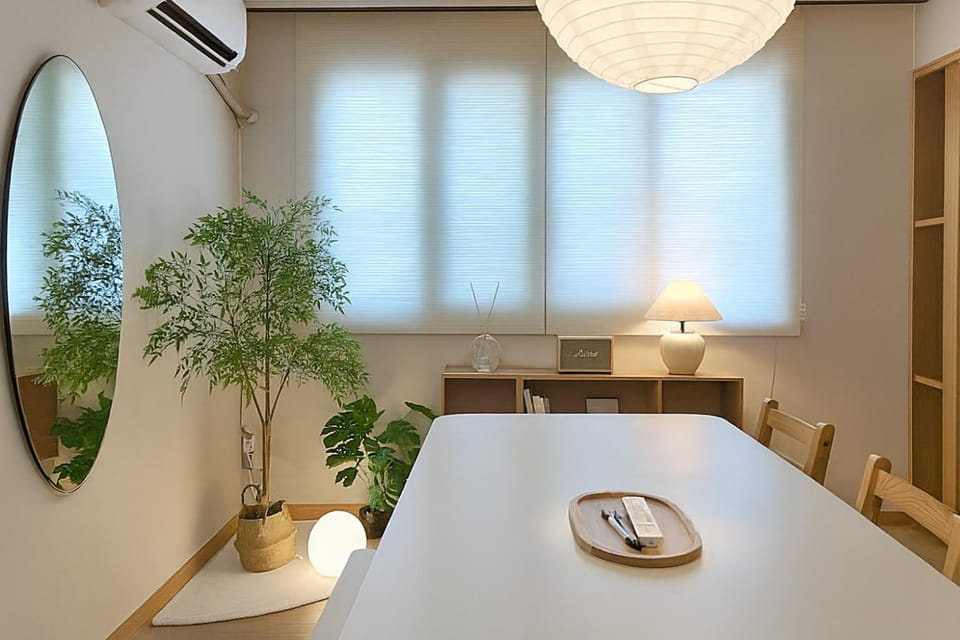 Living room, Seating area, Area and facilities, air conditioner