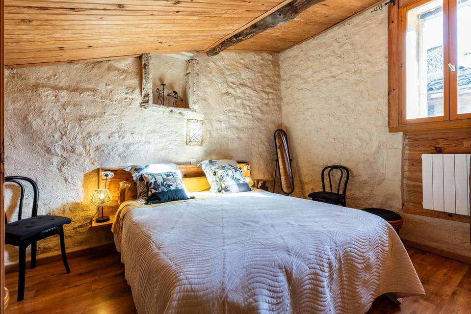 Property building, Living room, Bedroom