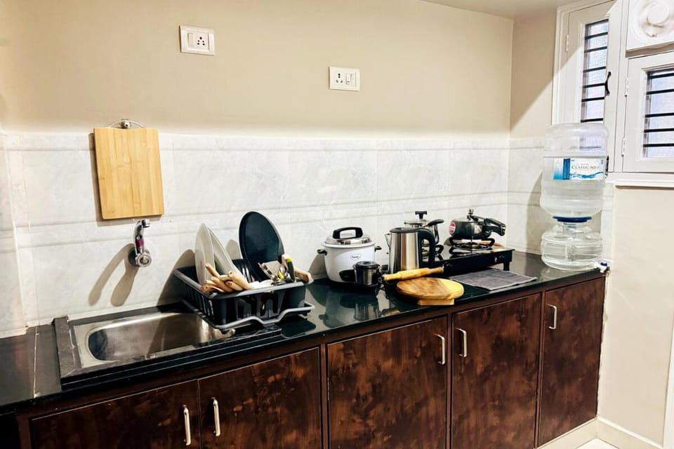 307 Airy King Bed Full Kitchen One Bed room Flat Apartment in Bengaluru