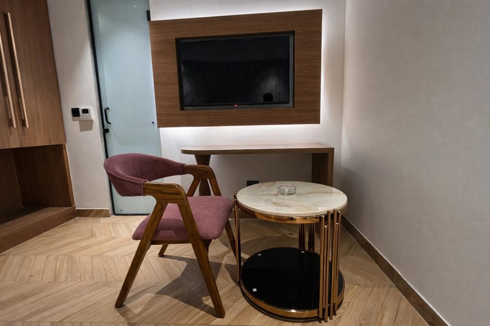 TV and multimedia, Seating area