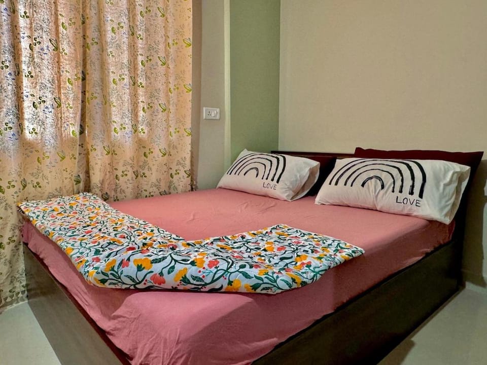 106 Airy Full kitchen One Bed room Flat Apartment in Bengaluru