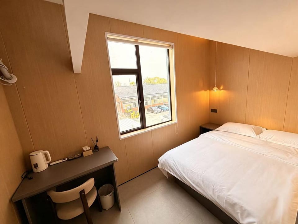 Bed, Kitchen or kitchenette, Photo of the whole room, Bedroom