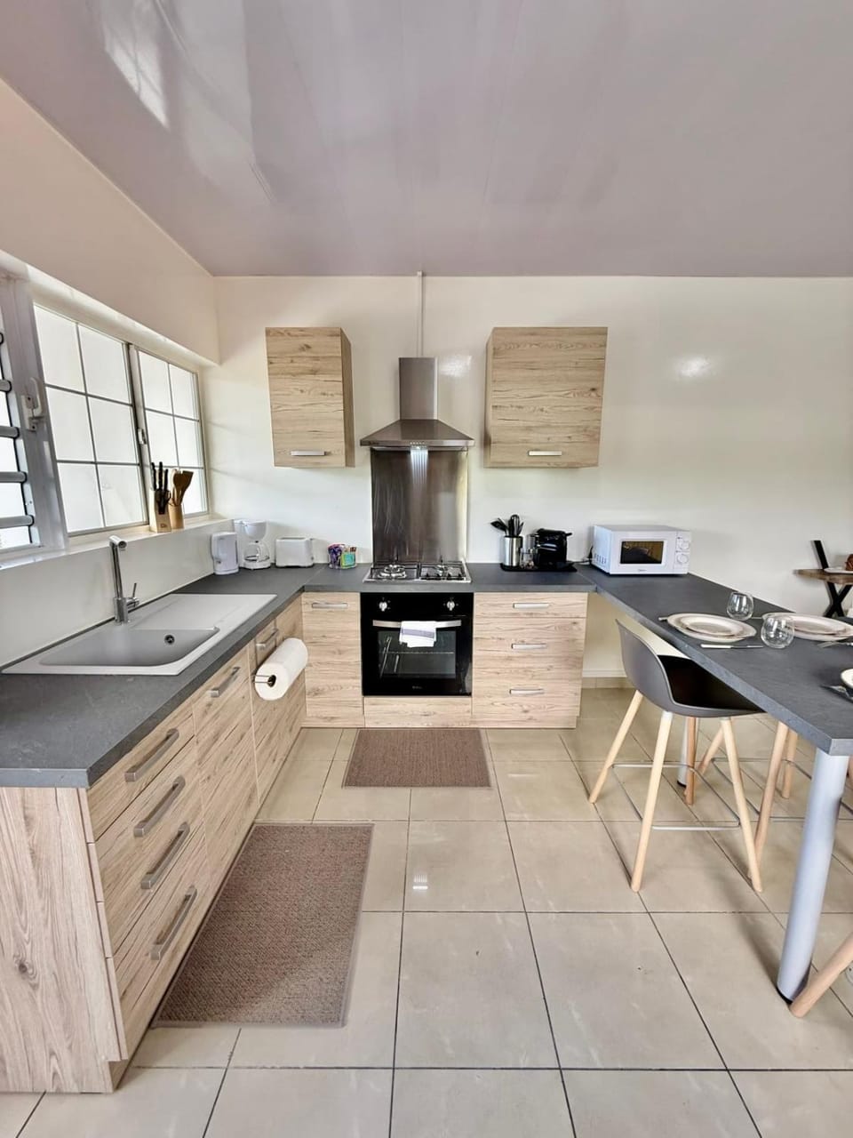 Manohiti apartment Easy Tahiti Stay Fast Wi-Fi Kitchen Terrace & carpark Apartment in Pape'ete