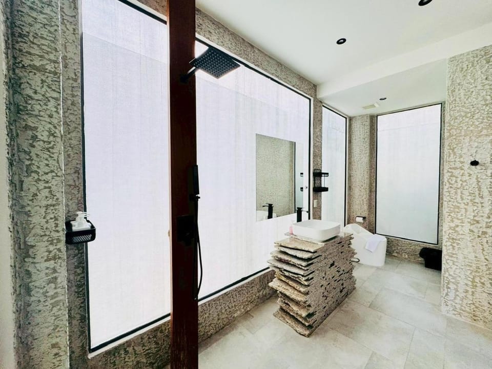 Bathroom, towels