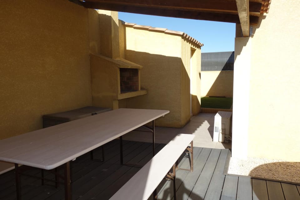 Patio, BBQ facilities