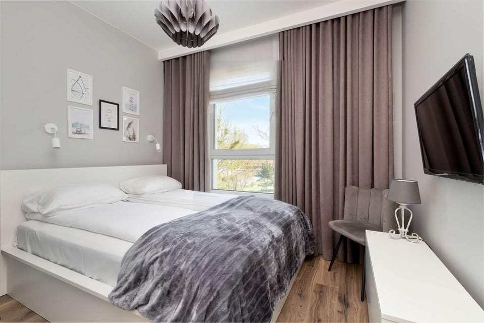 Bed, TV and multimedia, Photo of the whole room, Evening entertainment, Bedroom