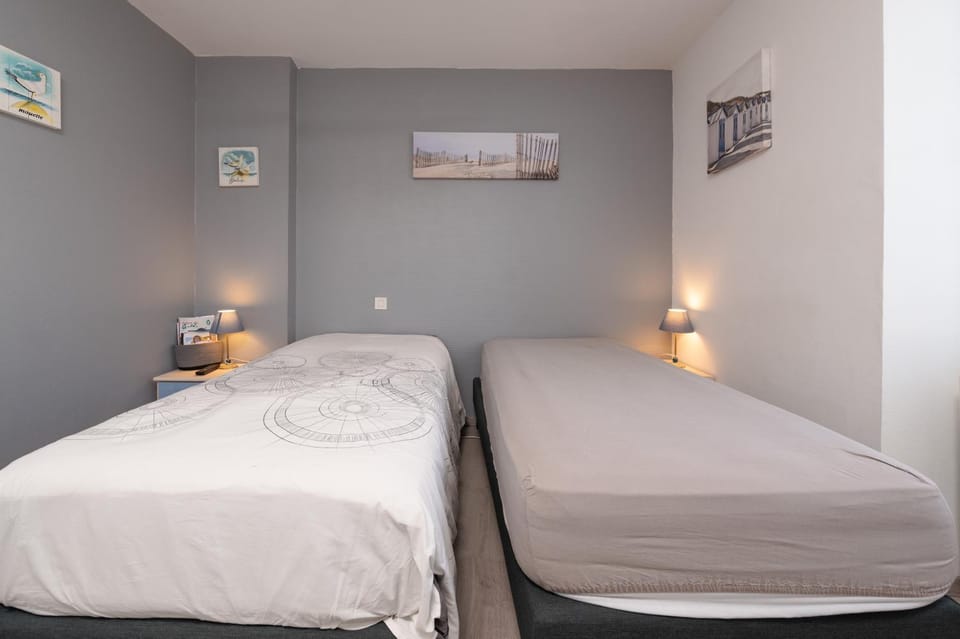 Living room, Bedroom