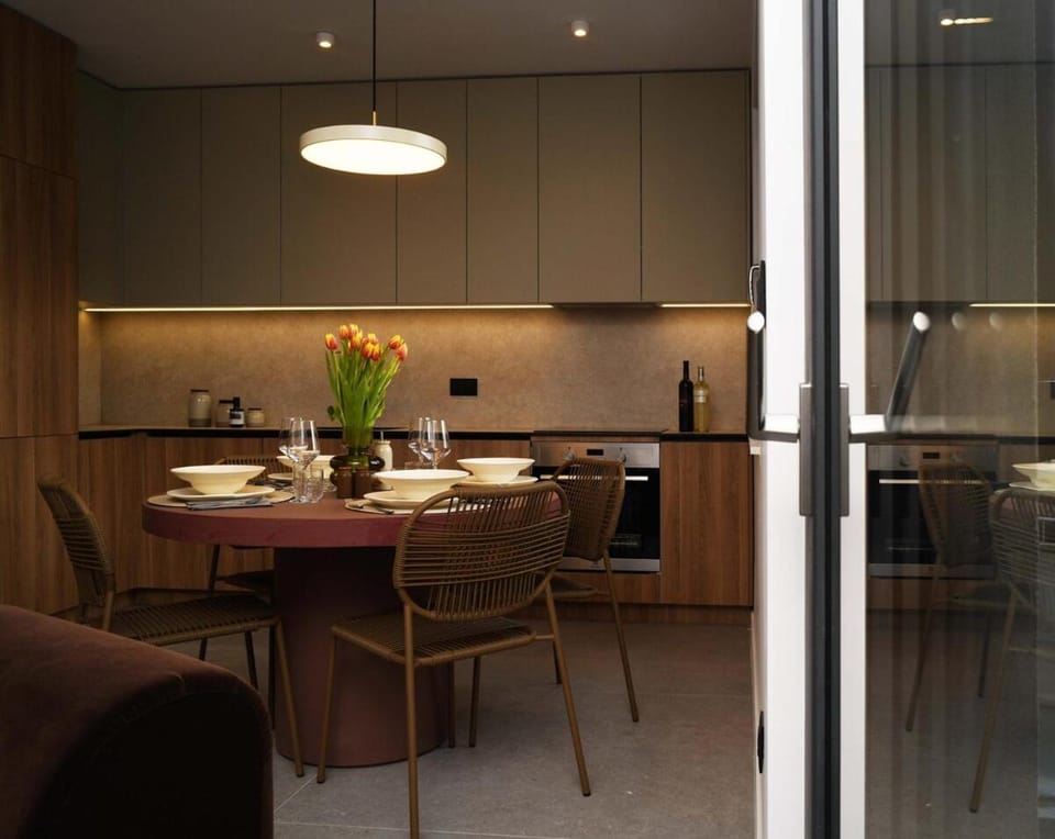 Kitchen or kitchenette, Dining area, kitchen