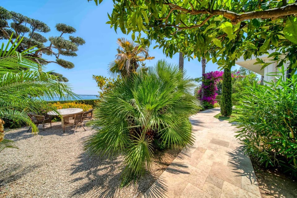 CANNES - 2128 Villa sea view Villa in Cannes