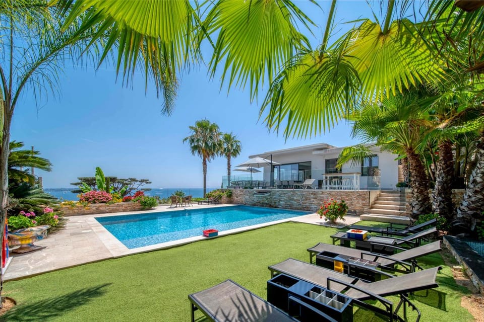 CANNES - 2128 Villa sea view Villa in Cannes