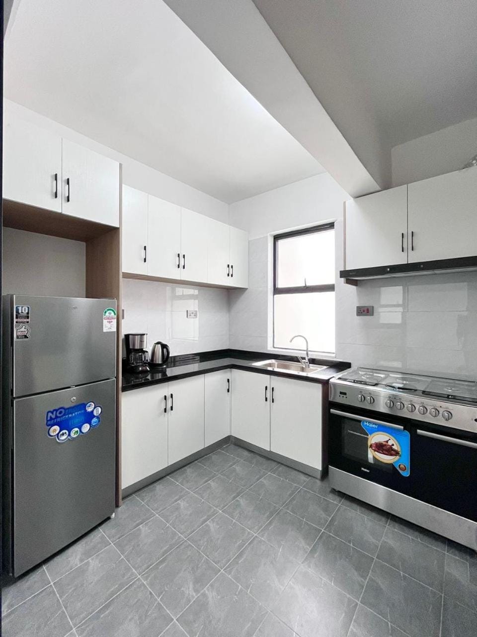 Beautifully and Elegantly furnished three bedroom with swimming pool fully equipped gym ample parking ,children playing ground and amazing scenic city views Apartment in Nairobi
